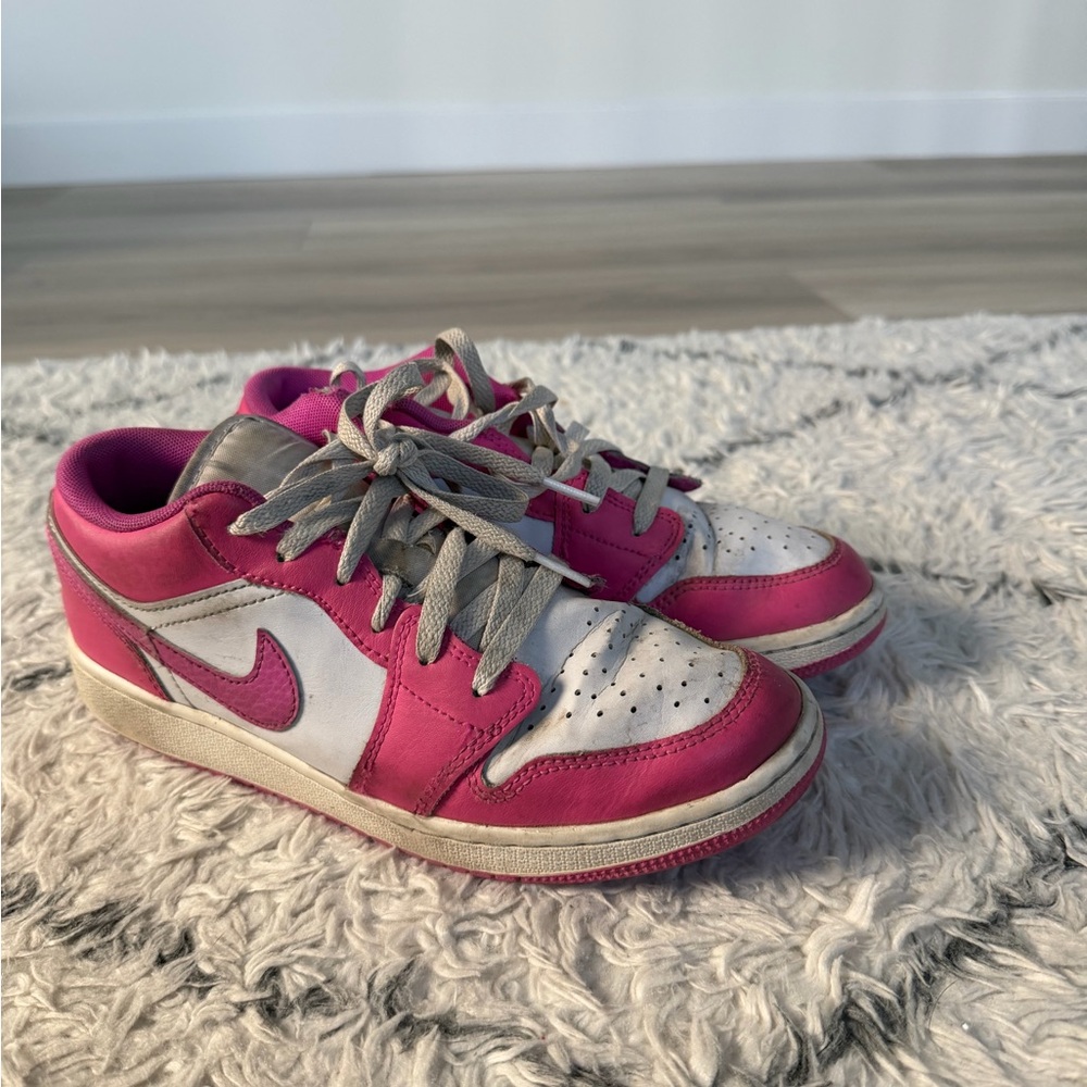 Nike Kids Sneakers in Pink and White